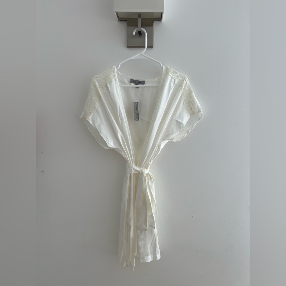 Morgan Taylor White Satin Robe with Wrap Closure *New with Tags*